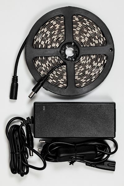 Лента светодиодная LS606 с драйв. 90Вт 60SMD(5050)/м 14,4Вт/м 12V 5000х10х2,32мм RGB на белом, IP20 27706 Лента светодиодная LS606 с драйв. 90Вт 60SMD(5050)/м 14,4Вт/м 12V 5000х10х2,32мм RGB на белом, IP20 27706 в каталоге ЮгКабель