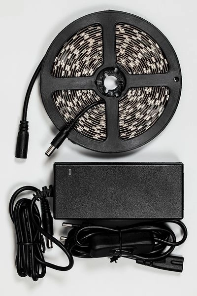 лента светодиодная ls606 с драйв. 90вт 60smd(5050)/м 14,4вт/м 12v 5000х10х2,32мм rgb на белом, ip20 27706 в Краснодаре - купить по низким ценам Лента светодиодная LS606 с драйв. 90Вт 60SMD(5050)/м 14,4Вт/м 12V 5000х10х2,32мм RGB на белом, IP20 27706 - купить по низкой цене в Краснодаре | ЮгКабель в каталоге ЮгКабель