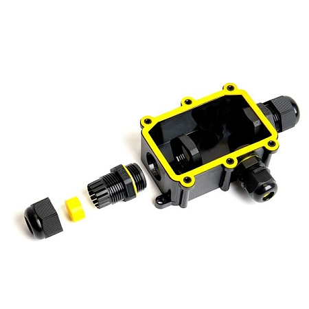 коробка разветвительная водонепрониц. 3 вых. ip68 с 4-конт. коннектором 450v140х78х36 черный ld52 49121 - купить по низким ценам в Краснодаре Коробка разветвительная водонепрониц. 3 вых. IP68 с 4-конт. коннектором 450V140х78х36 черный LD52 49121 - купить по низкой цене в Краснодаре | ЮгКабель