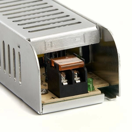 блок питания к светодиодной ленте 220/24v  60w ip20 lb019 (160х32х40) 48046 в Краснодаре - купить по низким ценам Блок питания к светодиодной ленте 220/24V  60W IP20 LB019 (160х32х40) 48046 - купить по низкой цене в Краснодаре | ЮгКабель