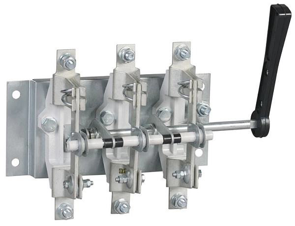 Выключатель-разъединитель РЕ19-37 31120 (400А) боковая рукоять PE-31120-0400 Выключатель-разъединитель РЕ19-37 31120 (400А) боковая рукоять PE-31120-0400 в каталоге ЮгКабель