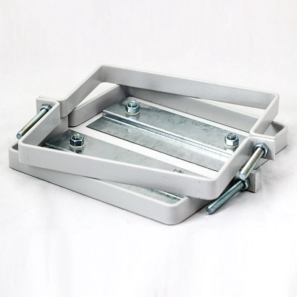 Крепление на столб Скоба для ЩУРН-П EKF PROxima pb-kit-s в каталоге ЮгКабель